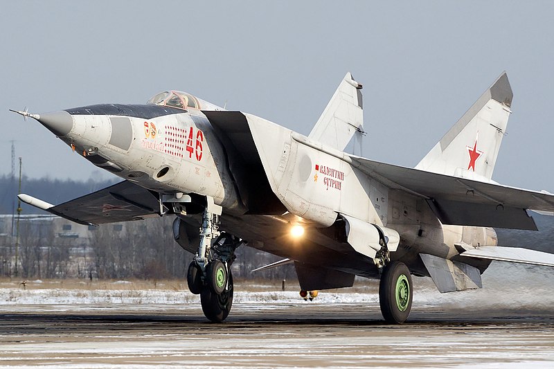 Mikoyan-Gurevich_MiG-25RB,_Russia_-_Air_Force_AN2195954.jpg