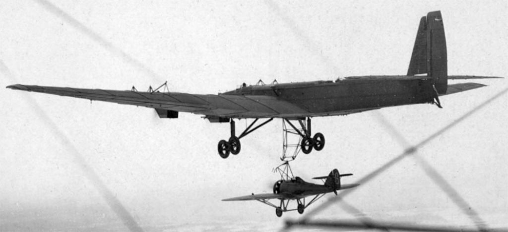 Звено-5_И-Z на подвеске у ТБ-3.jpg