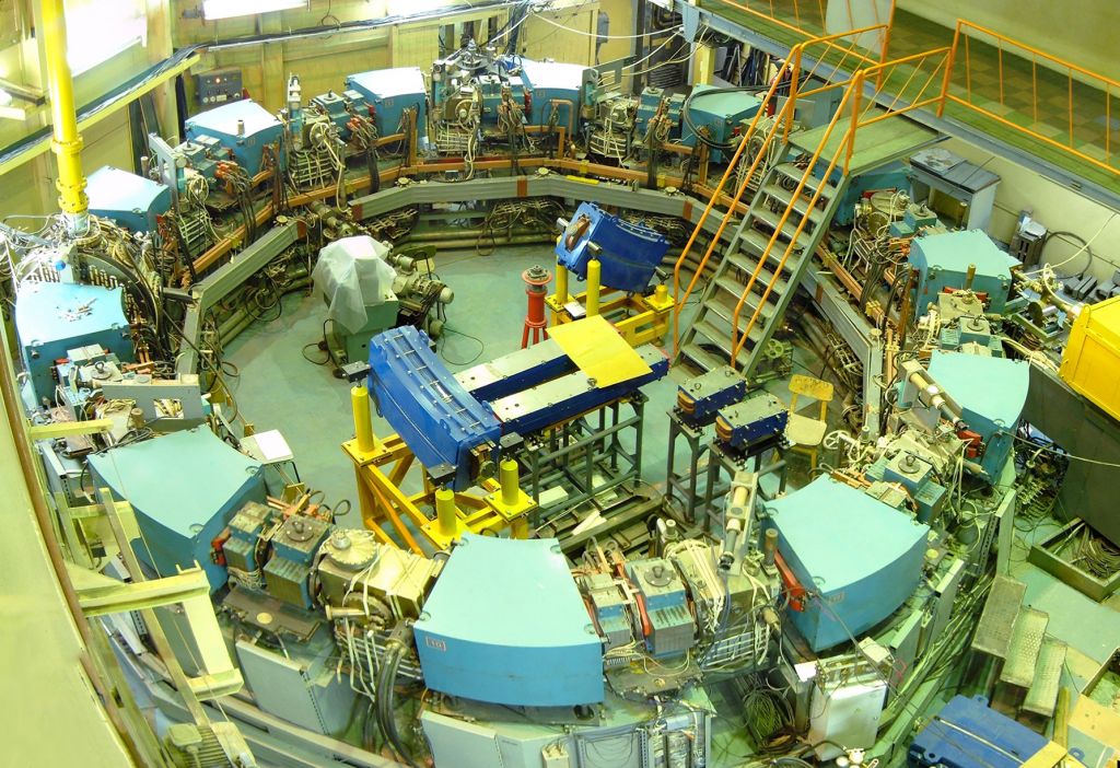 BEP_900_MeV_booster_of_electrons_and_positrons.jpg BEP_900_MeV_booster_of_electrons_and_positrons.jpg