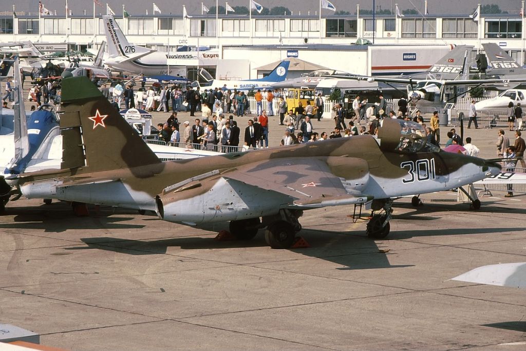 Sukhoi_SU_25_USSR_Air_Force,_LBG_Paris_Le_Bourget,_France_PP1260627966.jpg