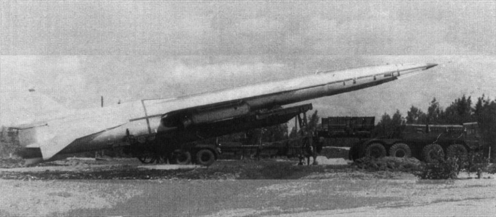 2.Tu-123-YAstreb-na-transportno-startovoj-ustanovke-ST-30..jpg 2.Tu-123-YAstreb-na-transportno-startovoj-ustanovke-ST-30..jpg