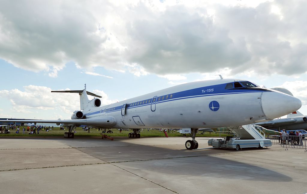 Tupolev_Design_Bureau,_CCCP_85035,_Tupolev_Tu_155_36975276310.jpg Tupolev_Design_Bureau,_CCCP_85035,_Tupolev_Tu_155_36975276310.jpg