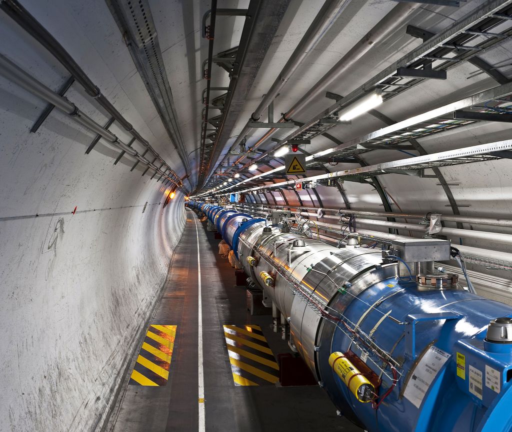Views_of_the_LHC_tunnel_sector_3-4,_tirage_1.jpg