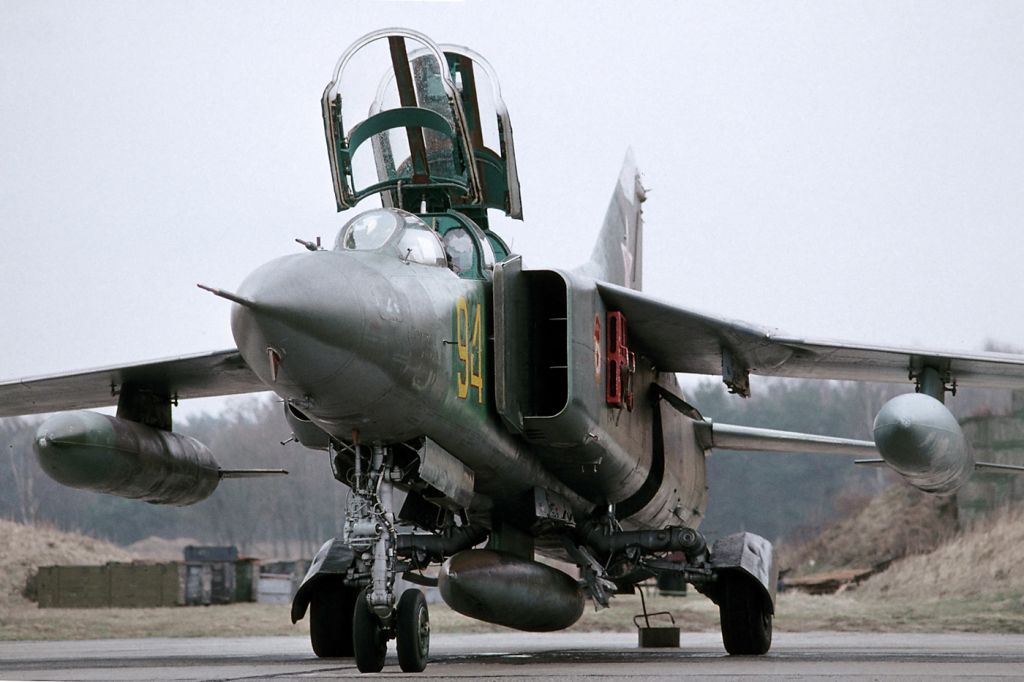 MiG-23UB_Lärz_(22314232538).jpg