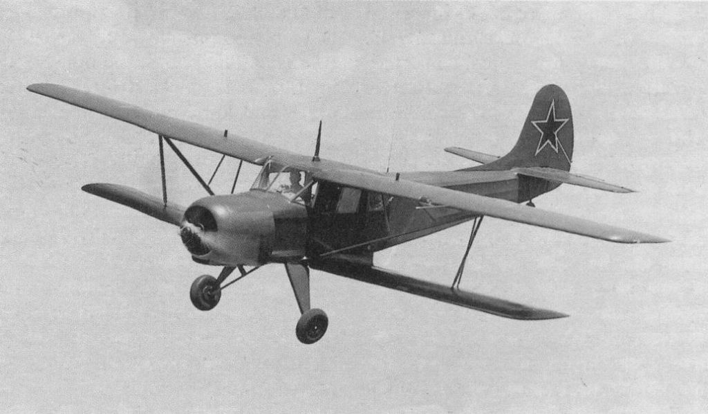 2.YAk-12B-v-polete..jpg 2.YAk-12B-v-polete..jpg