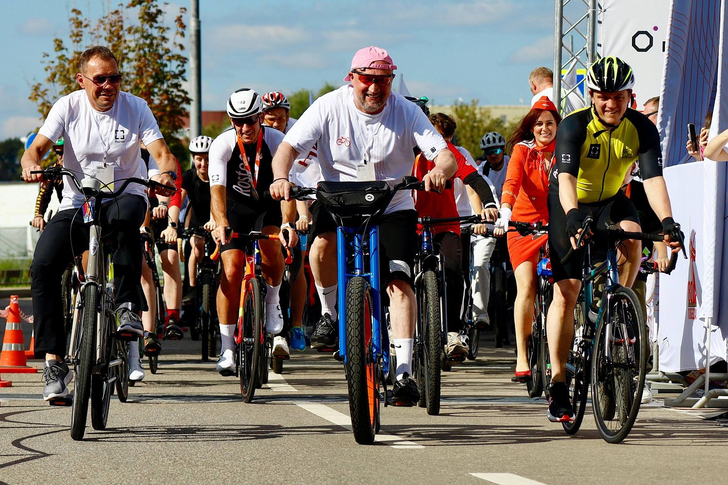 Почти 800 сотрудников предприятий Ростеха приняли участие в корпоративных гонках