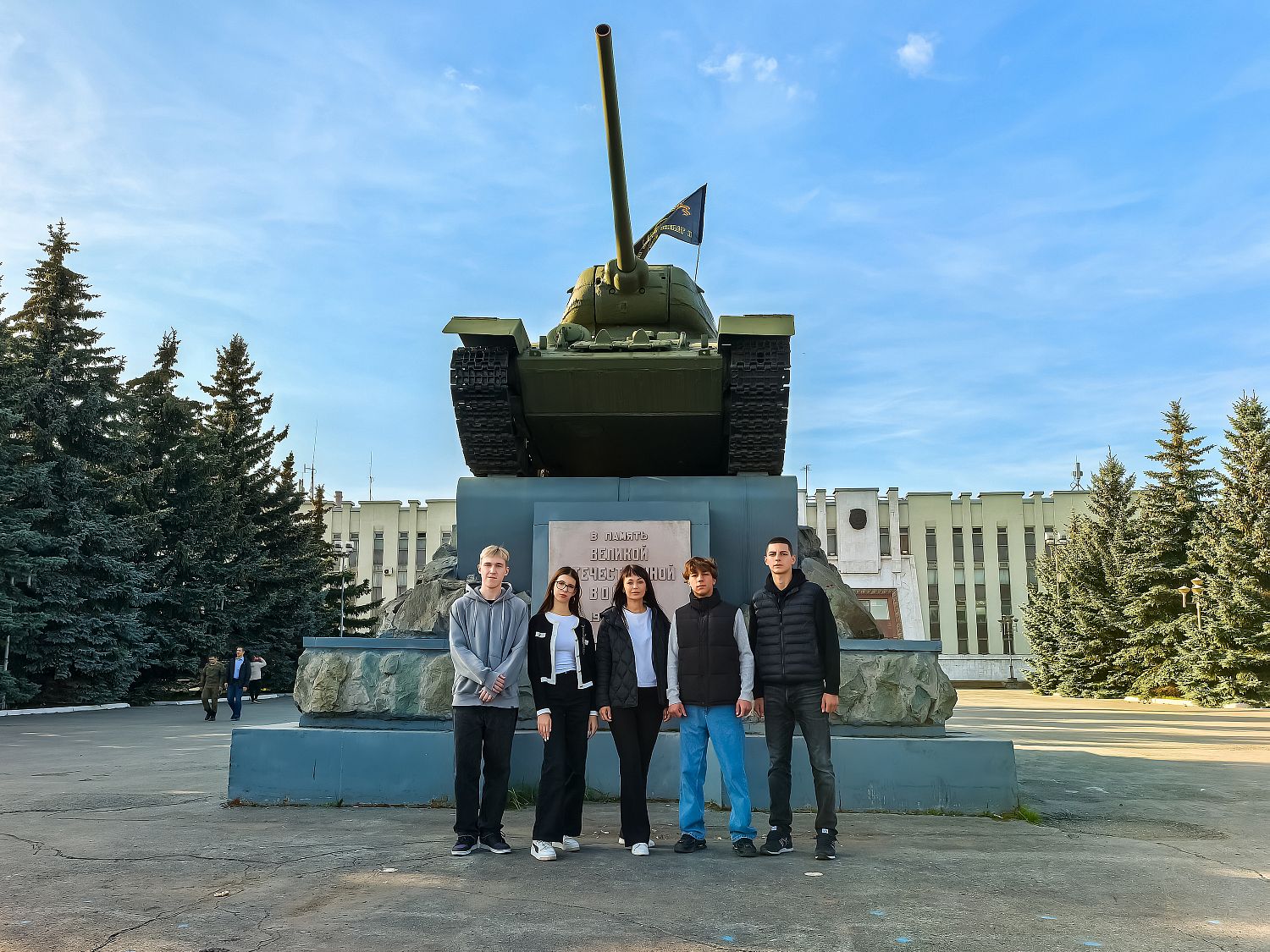 Новосибирские школьники увидели работу главного танкового конвейера страны