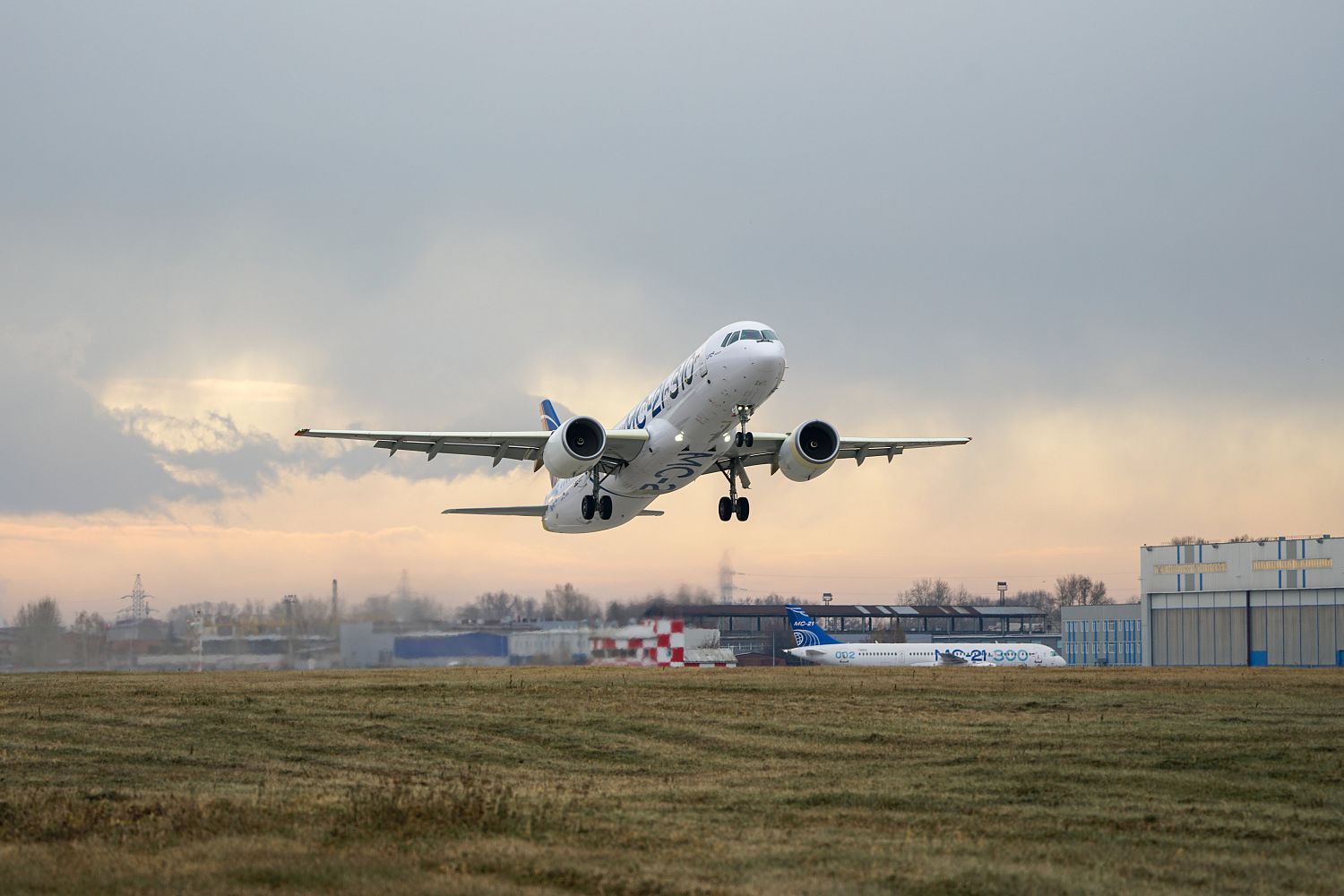 The Second Import-Substituted MC-21 Made Its Flight