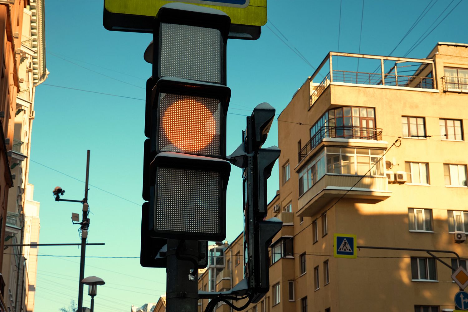 «Швабе» в 2025 году поставил около 2000 современных светофоров