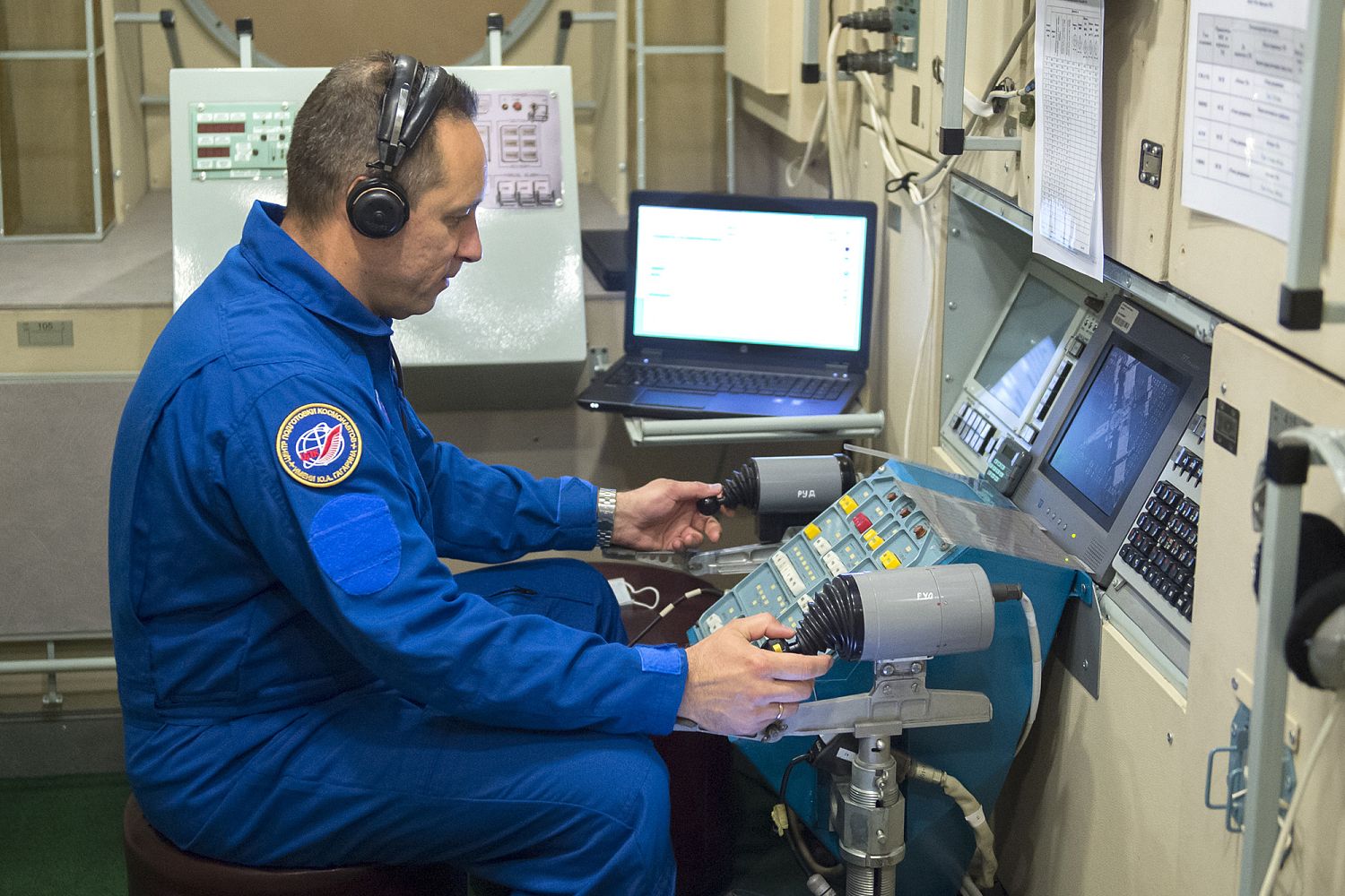 Космические тренажеры: репетиция полета на Земле