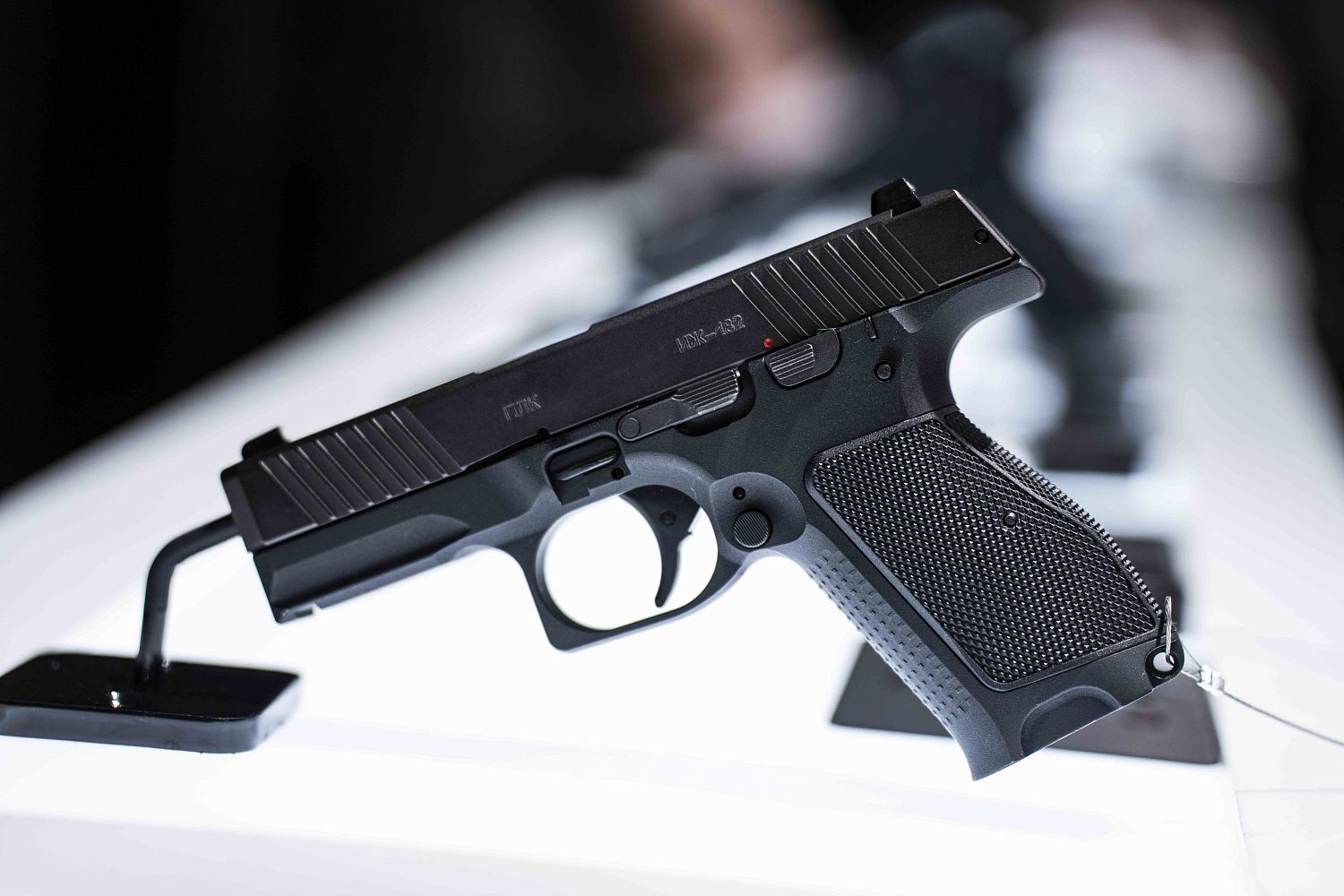«Калашников» представил на «Армии-2024» обновленную версию спортивного пистолета ИЖ-182