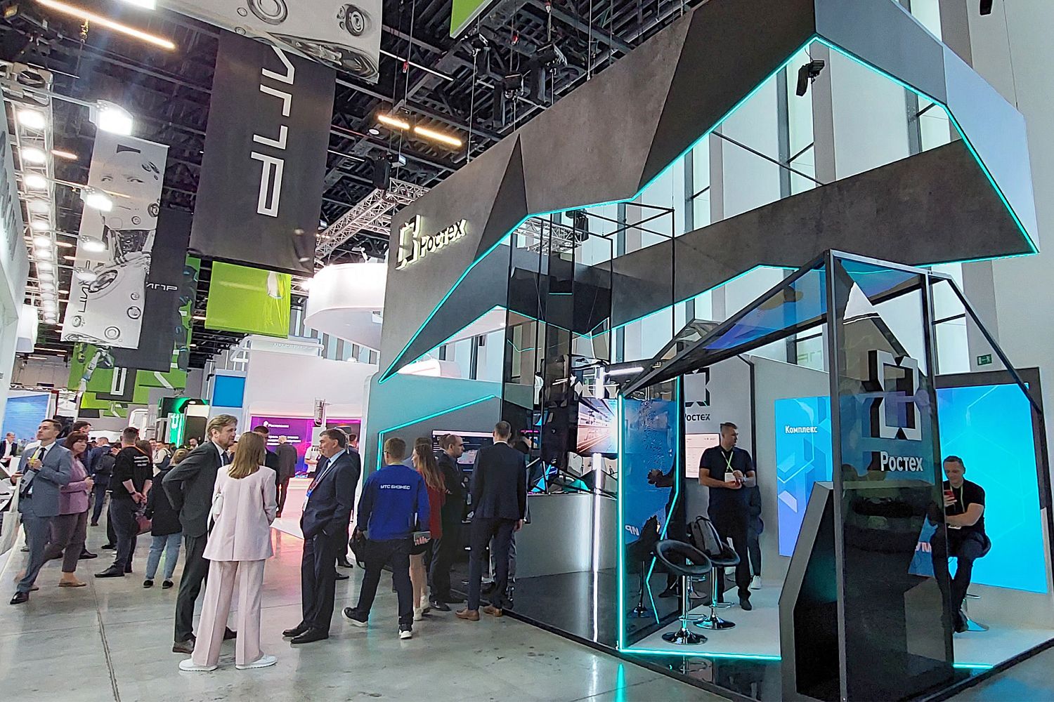 «Швабе» демонстрирует на ЦИПР-2024 инновационные решения для оптимизации дорожного движения