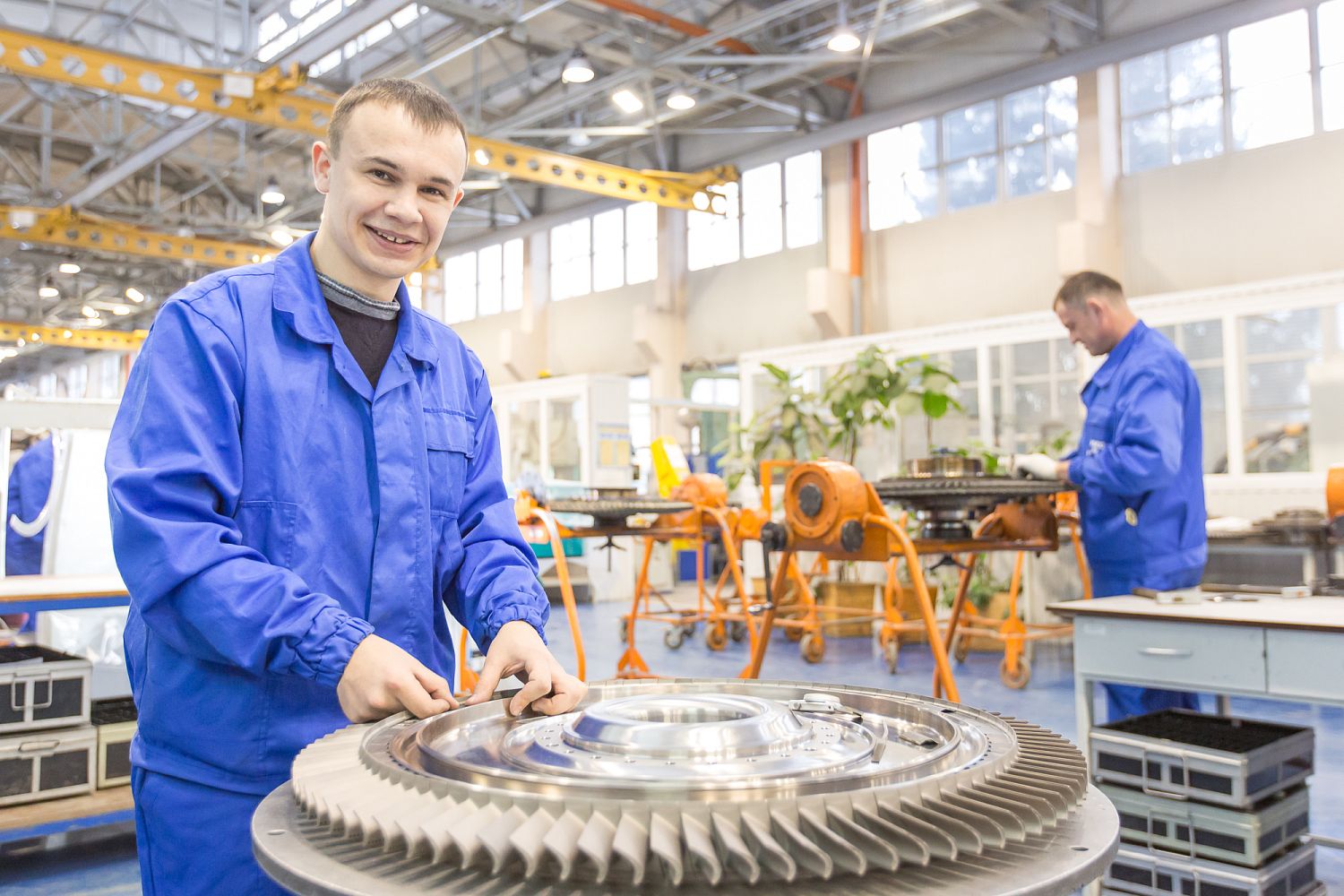 ОДК-УМПО примет на работу еще 2 тысячи специалистов