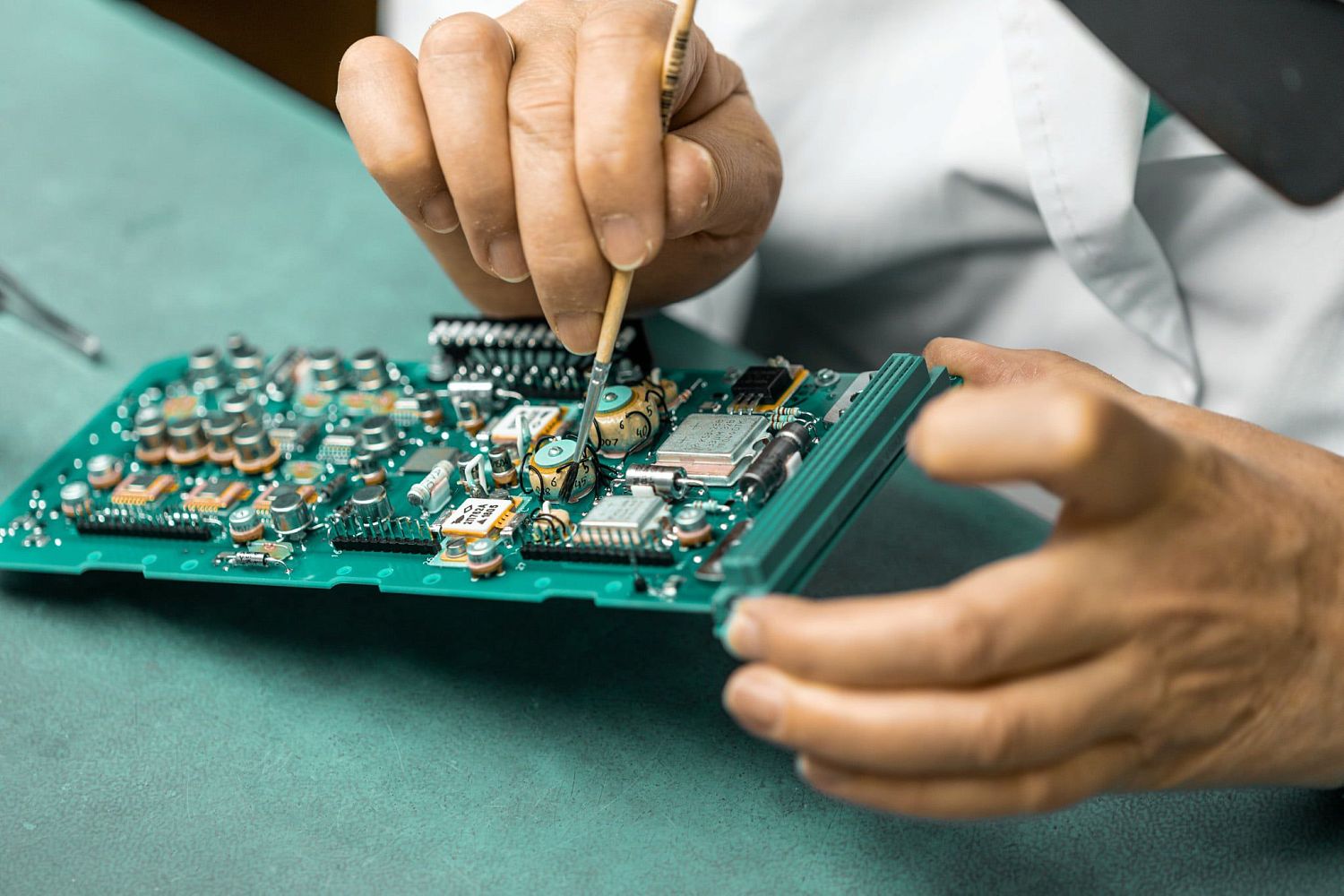 От астролябий до гироскопов: 240 лет Уральскому приборостроительному заводу