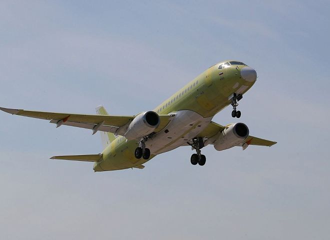Ближнемагистральный самолет Superjet 100