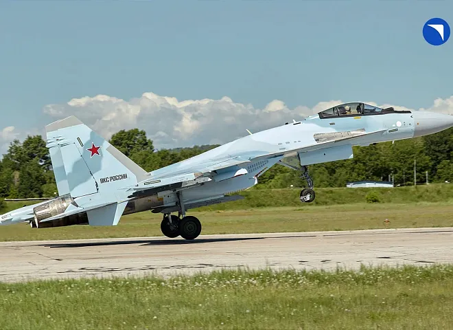 Многоцелевой сверхманевренный истребитель Су-35