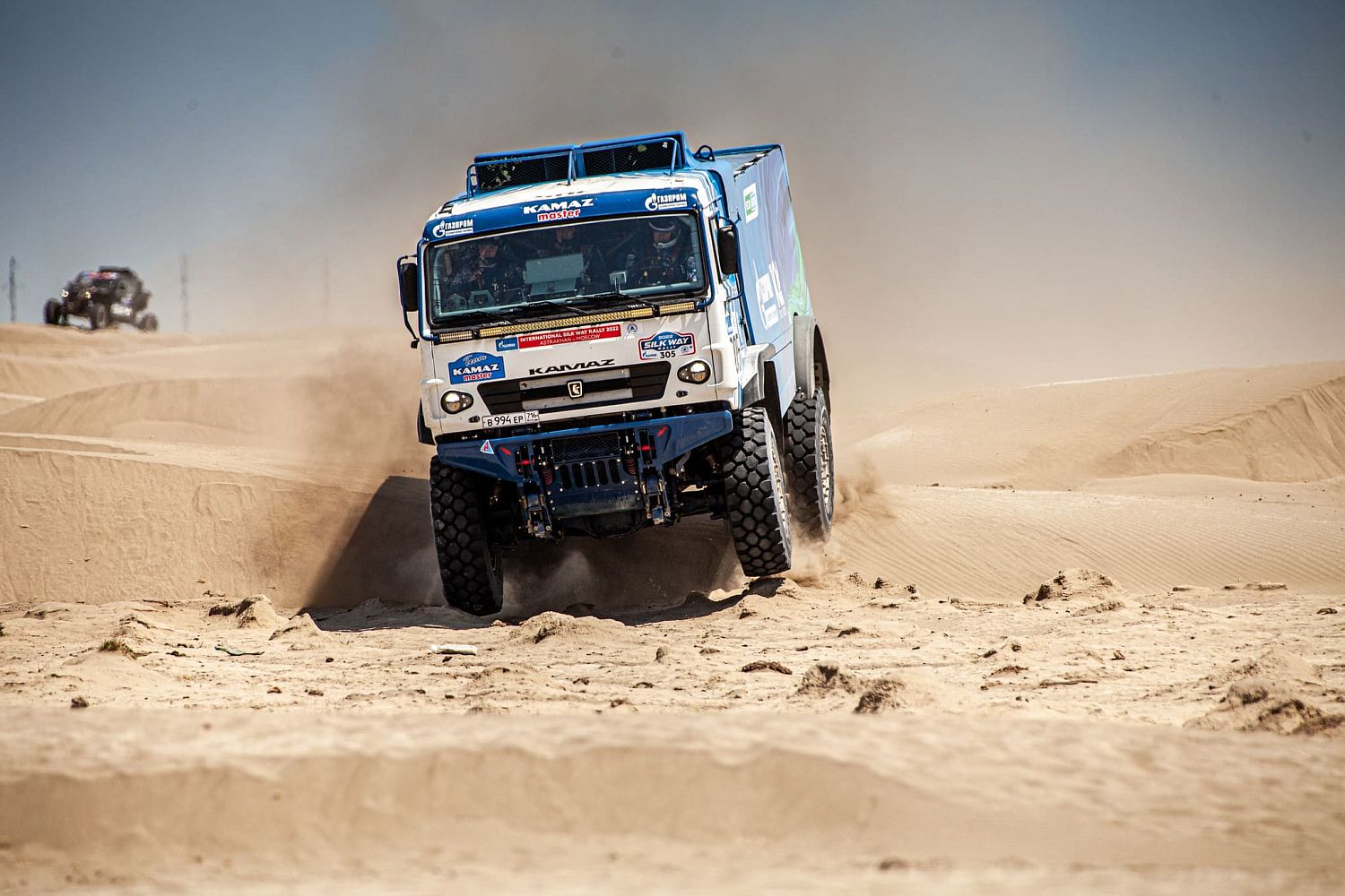 Эдуард Николаев пересек экватор ралли «Шелковый путь» первым